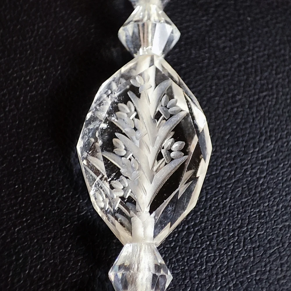Faceted Oval Etched Floral Vintage Clear Crystal Glass Bicone Necklace 1960's
